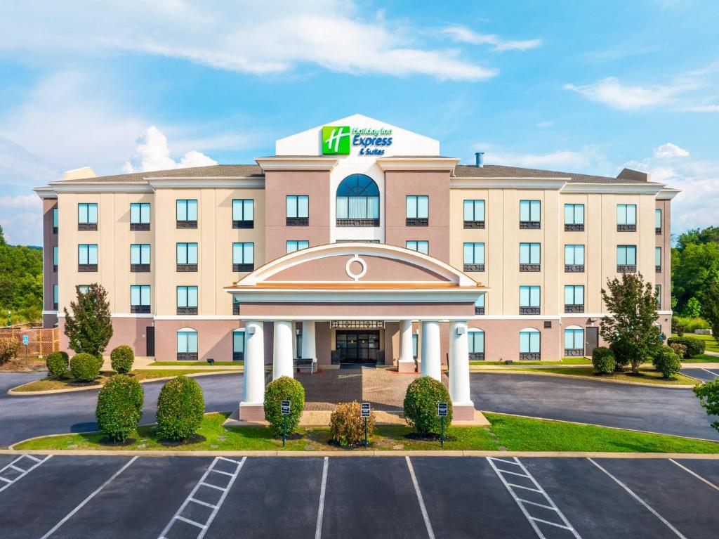 Holiday Inn Express Hotel & Suites Newport South, an IHG Hotel